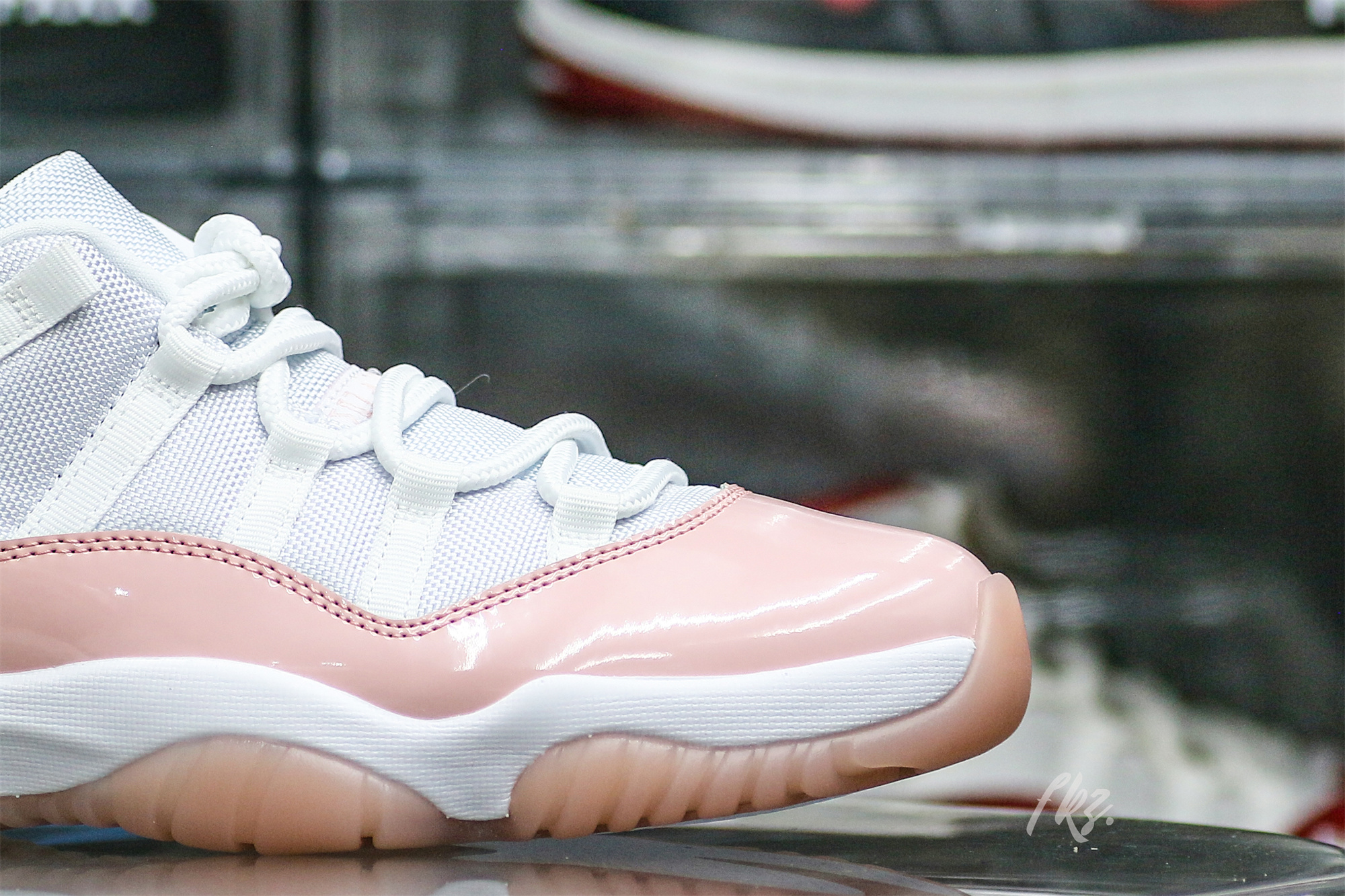 Air Jordan 11 Low WMNS “Legend Pink”