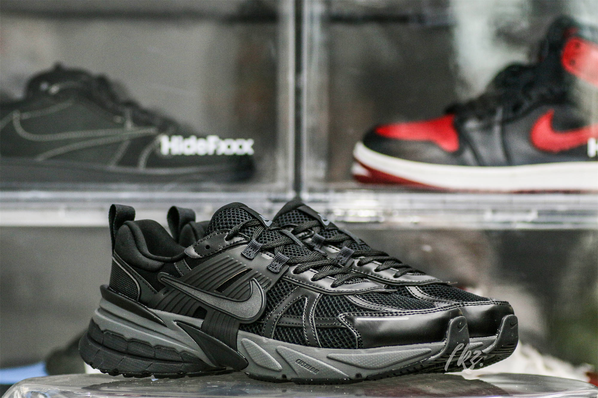 Nike V2K Run Black Dark Smoke Grey