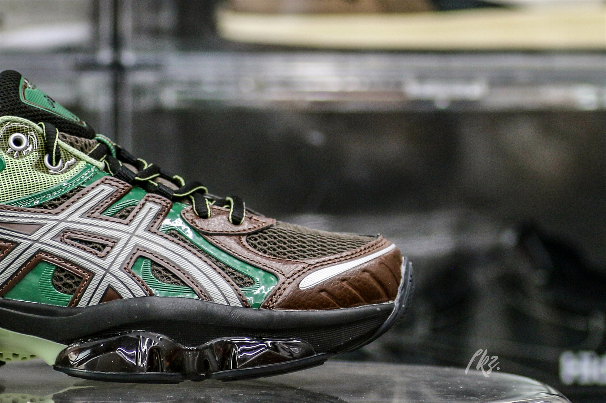 Gel Quantum Kinetic Dark Sepia Shamrock