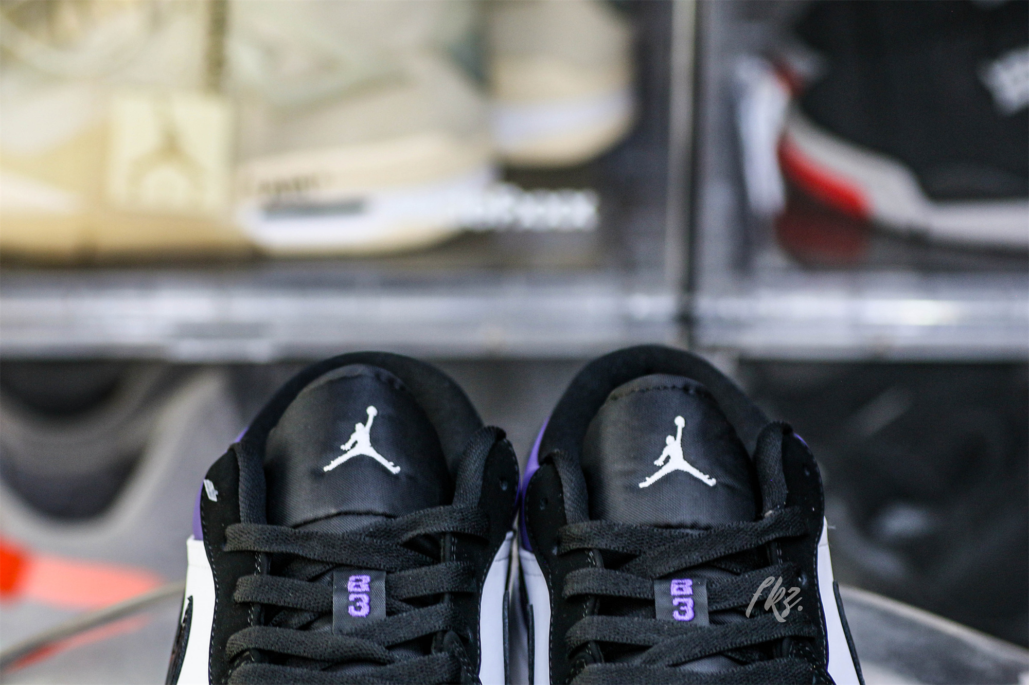 Jordan 1 Low Court Purple