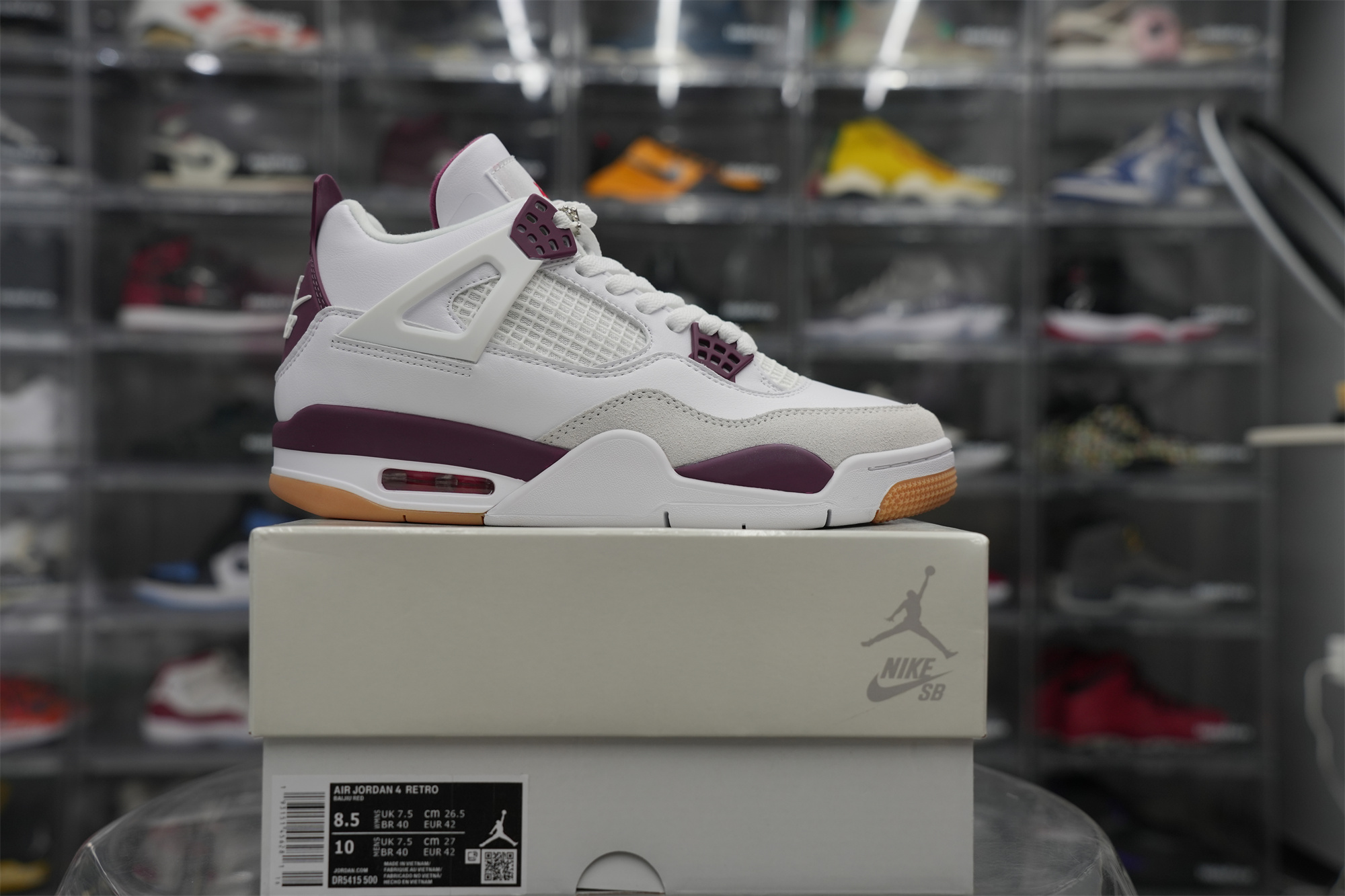 Air Jordan 4 Retro SP X Nike SB Bordeaux Red