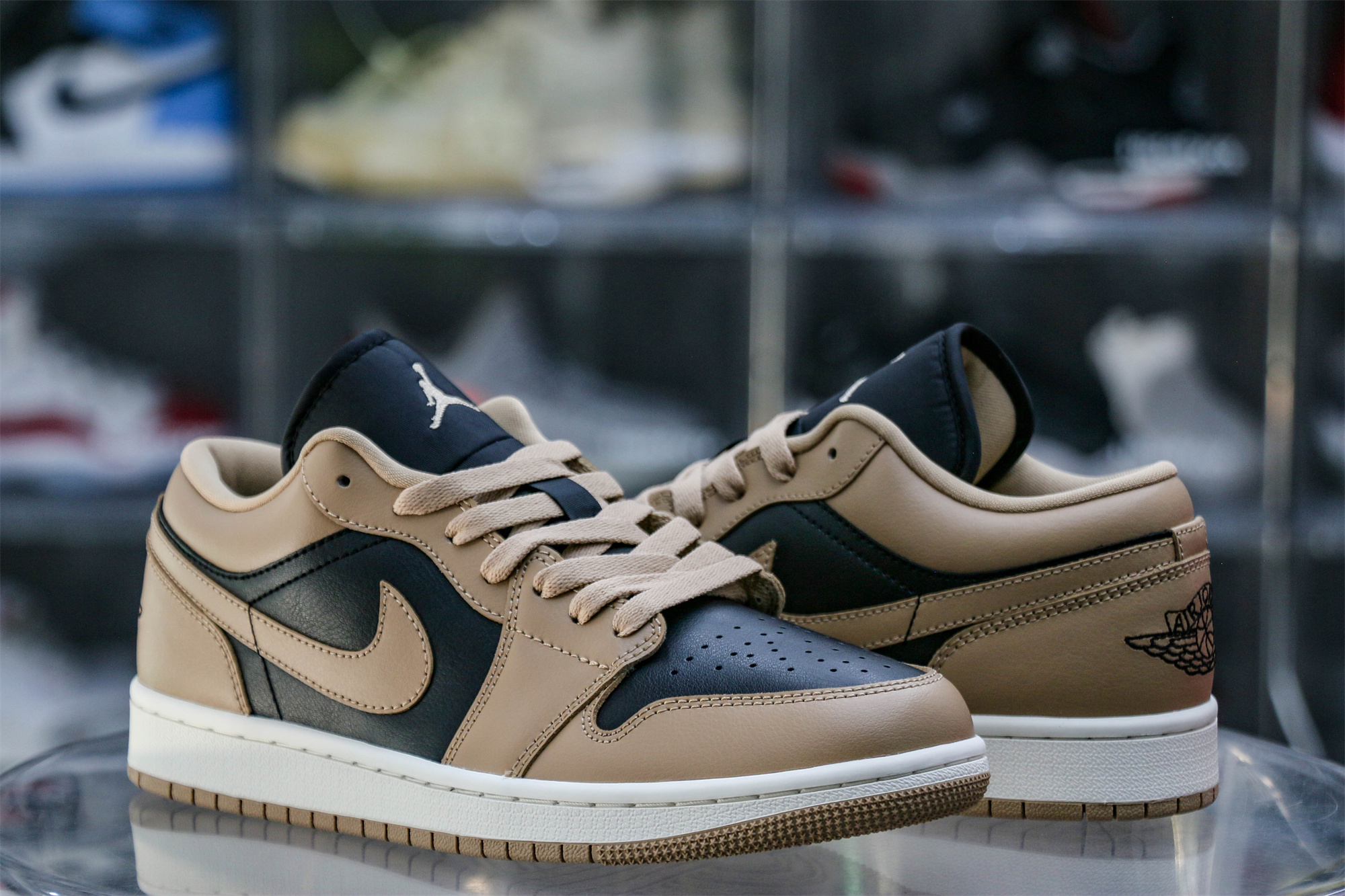 Wmns Jordan 1 Low Desert