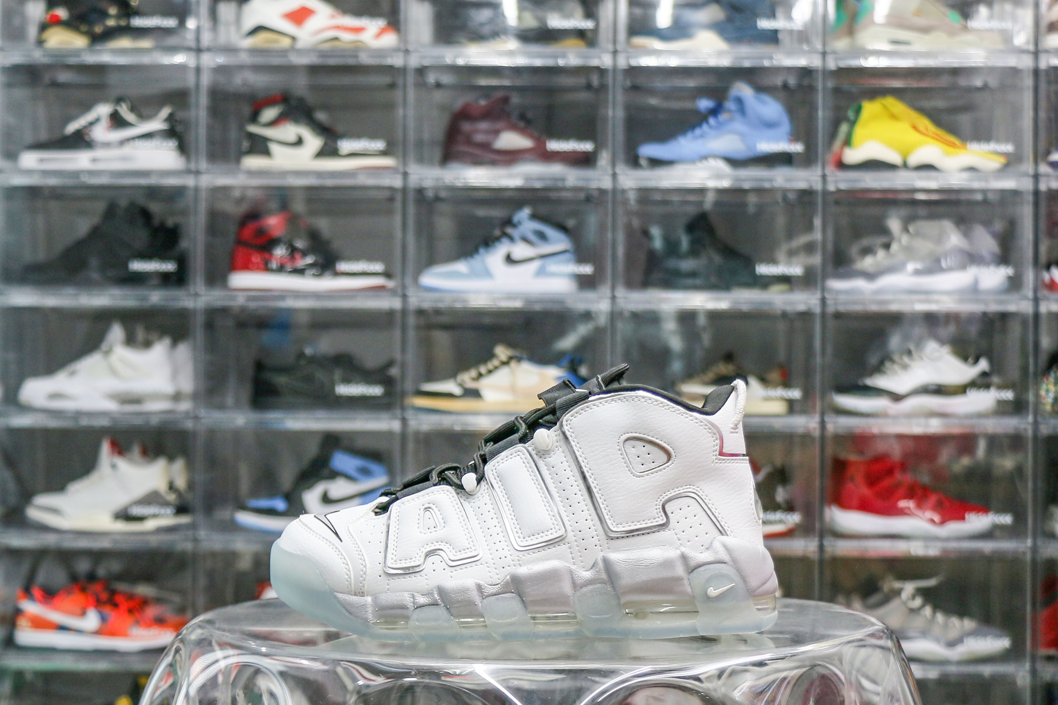 nike air more uptempo se white Ch*0me