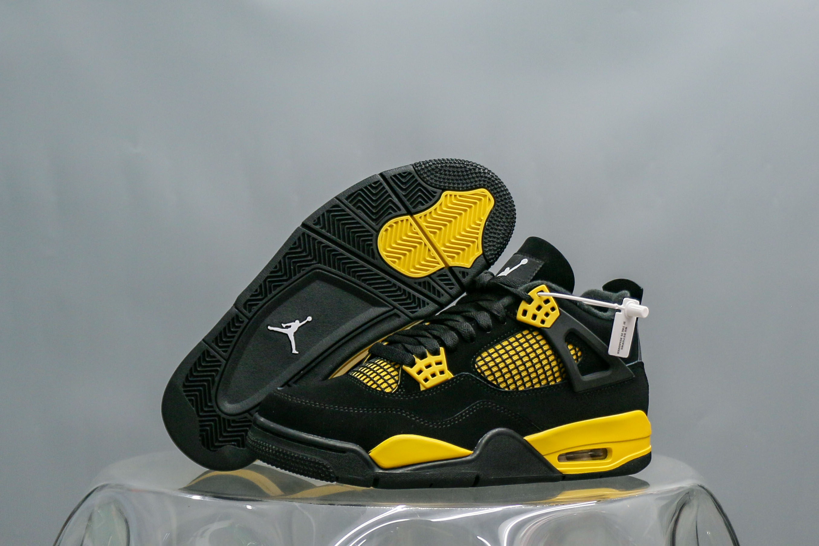 Jordan 4 Retro Thunder (2023) (A2 Batch)