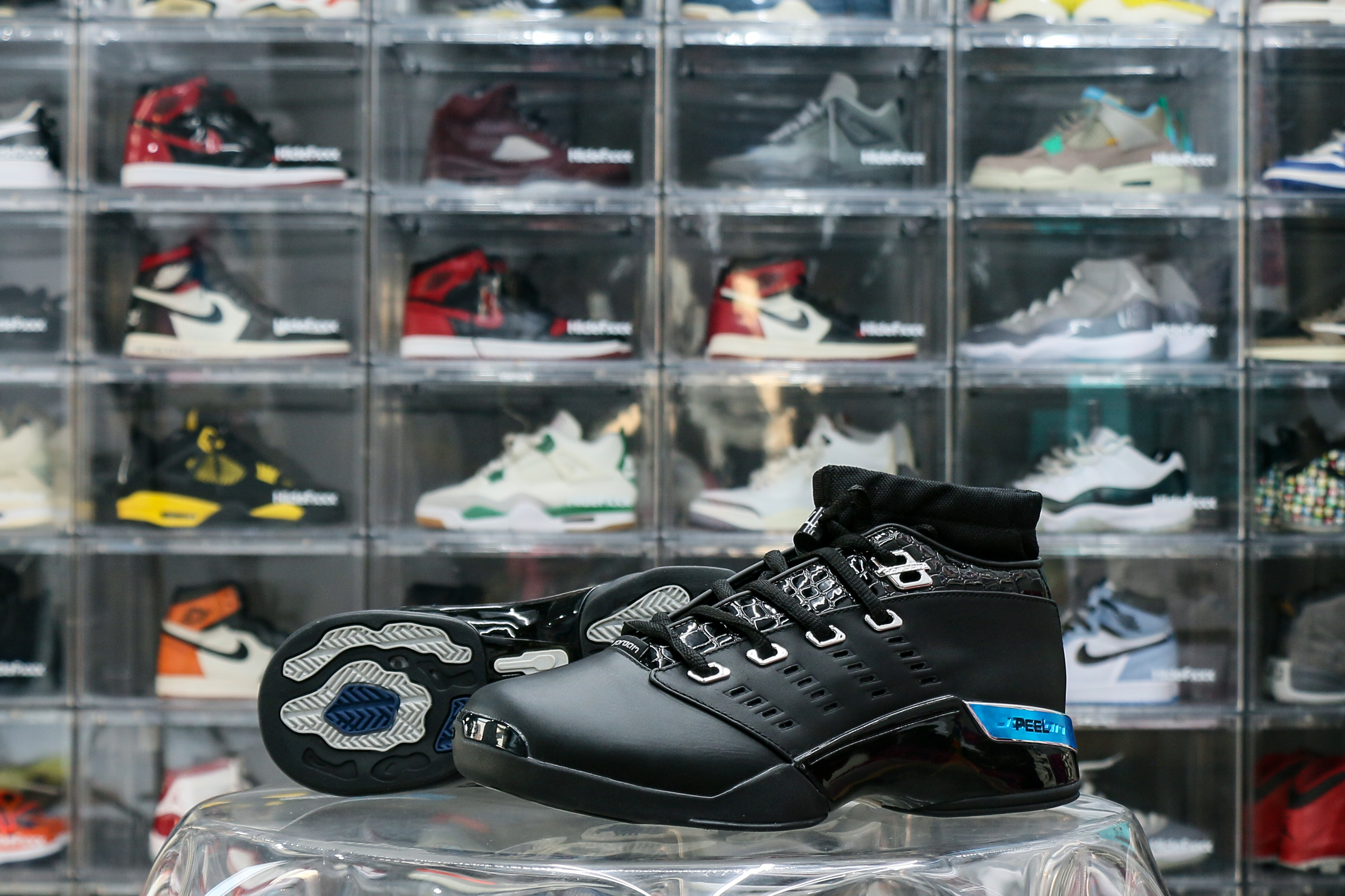 jordan 17 og low black Ch*0me (regular box)