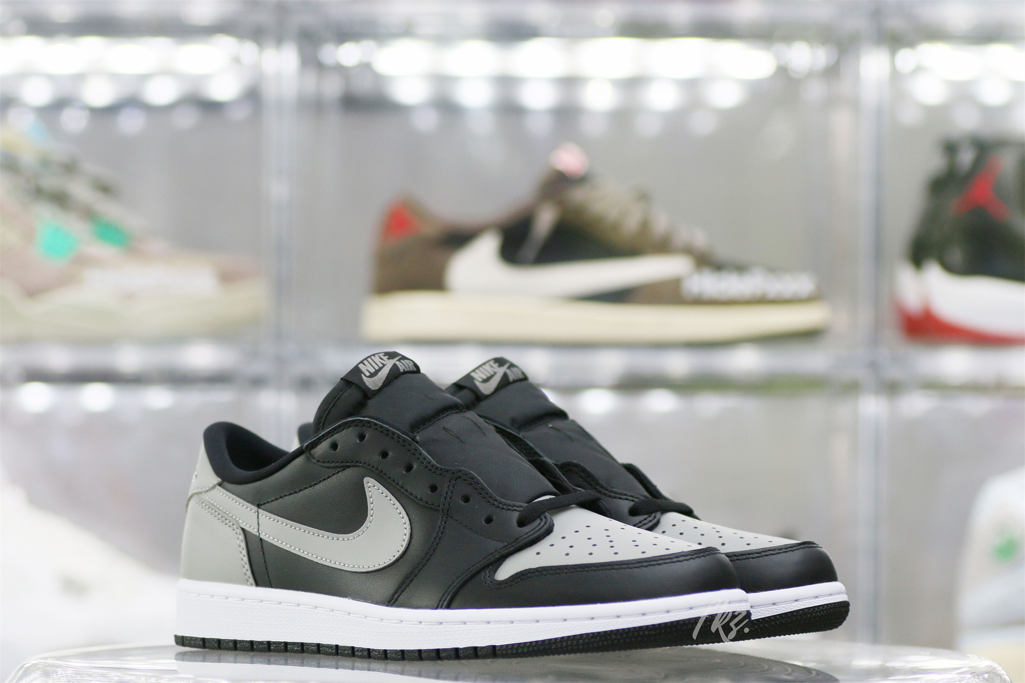 Jordan 1 Retro Low Shadow 2015