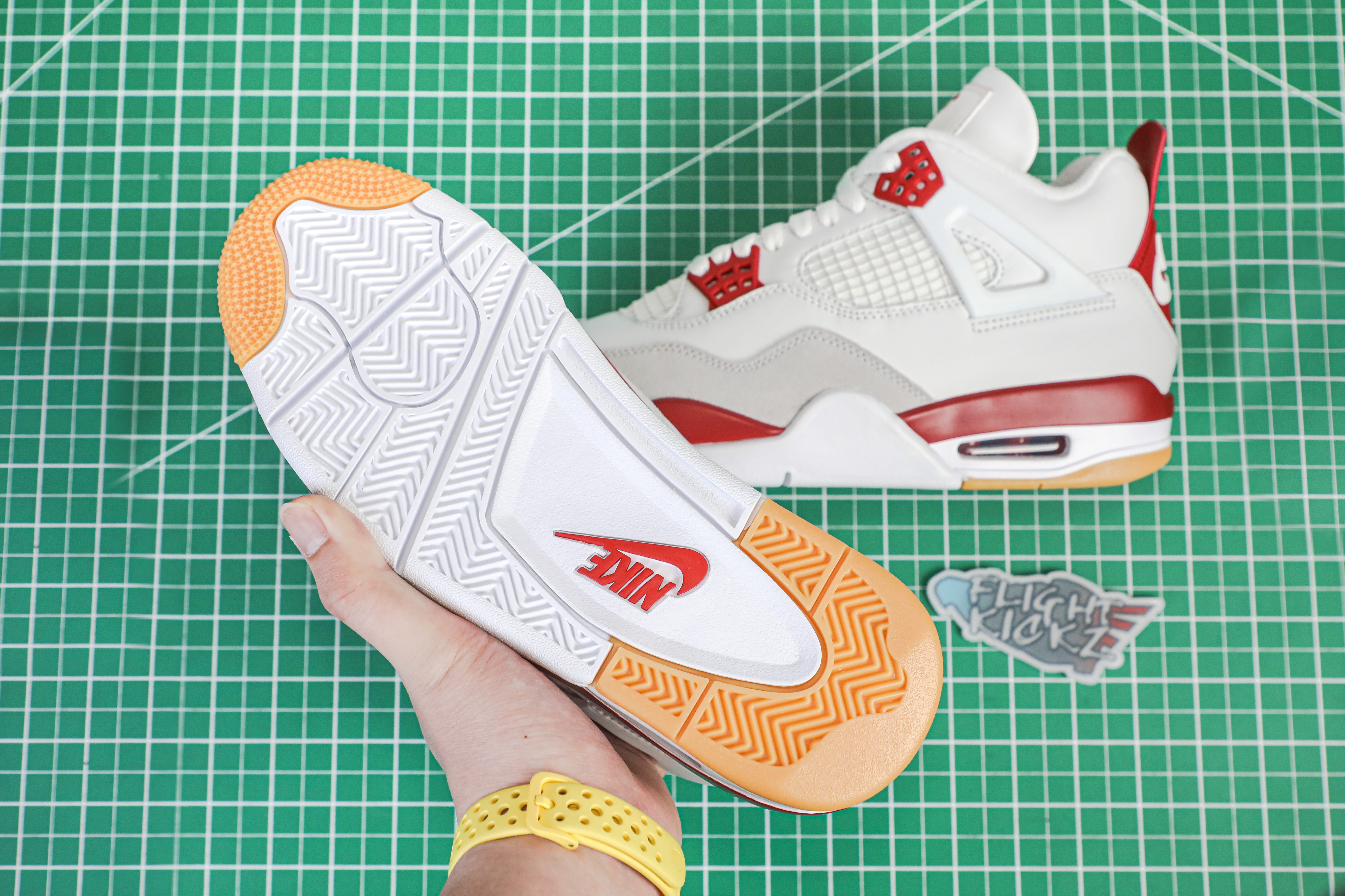 Nike SB x Air Jordan 4 Varsity Red is a Family & Friends (LN5 A1 Batch)