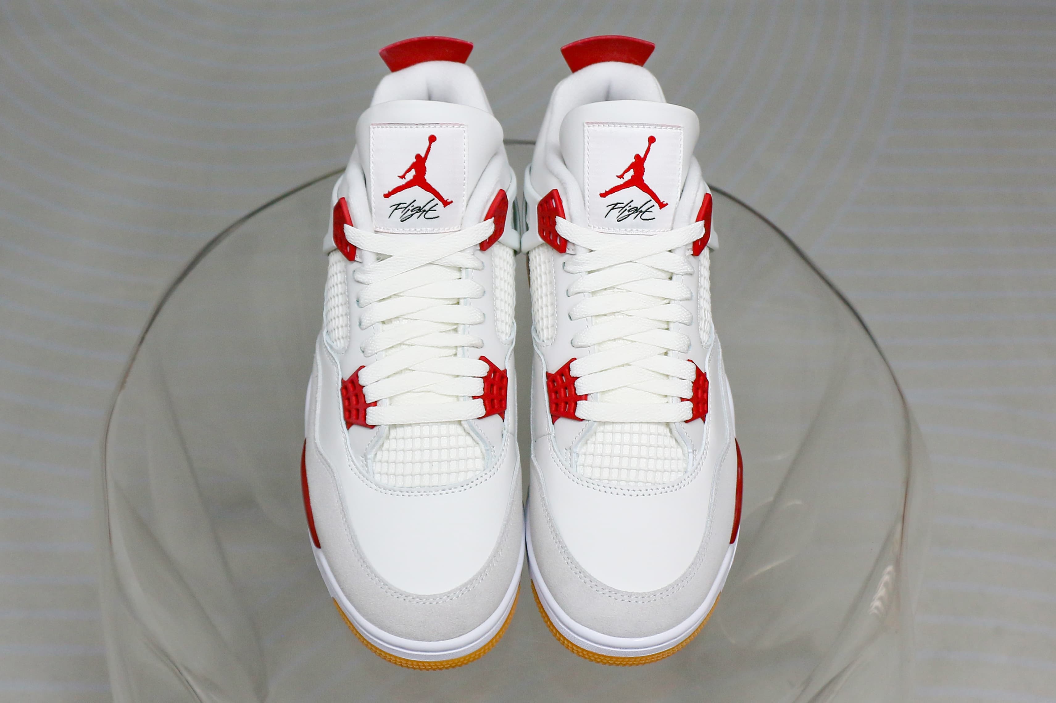 Nike SB x Air Jordan 4 Varsity Red is a Family & Friends (LN5 A1 Batch)