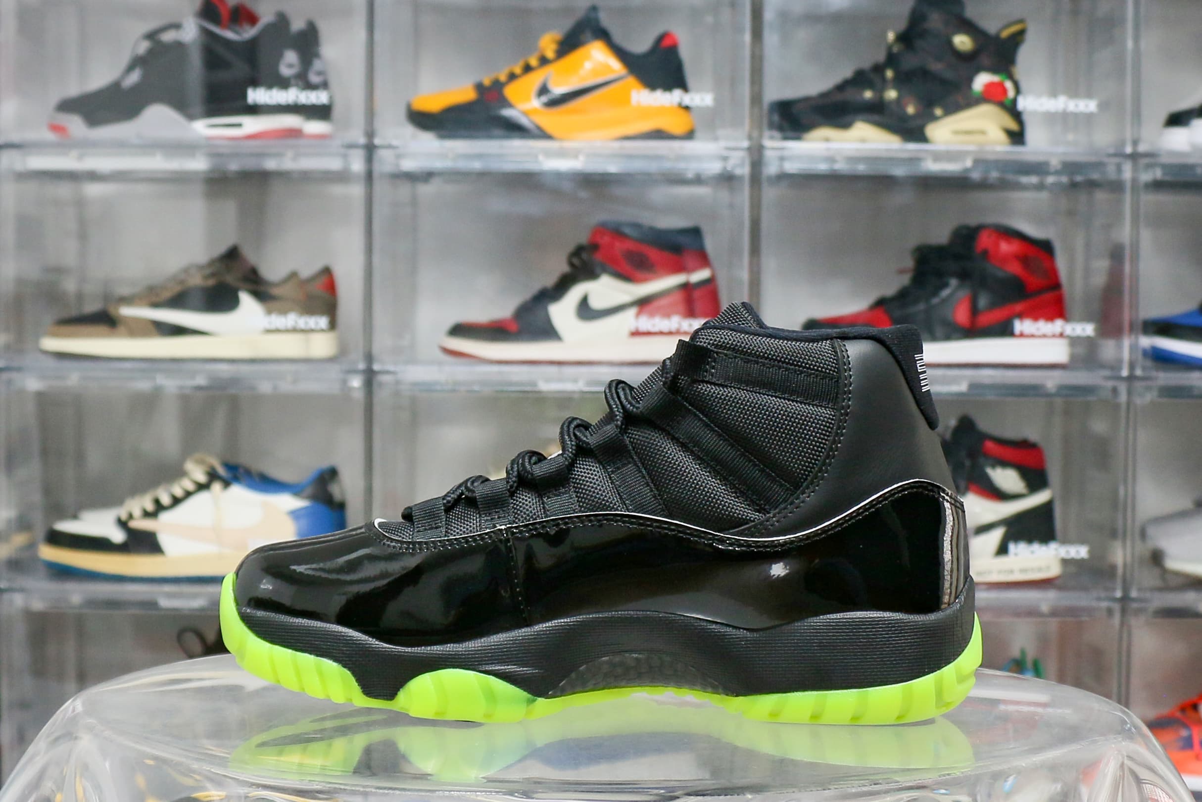 Air Jordan 11 Retro “Black Barely Volt” 2025