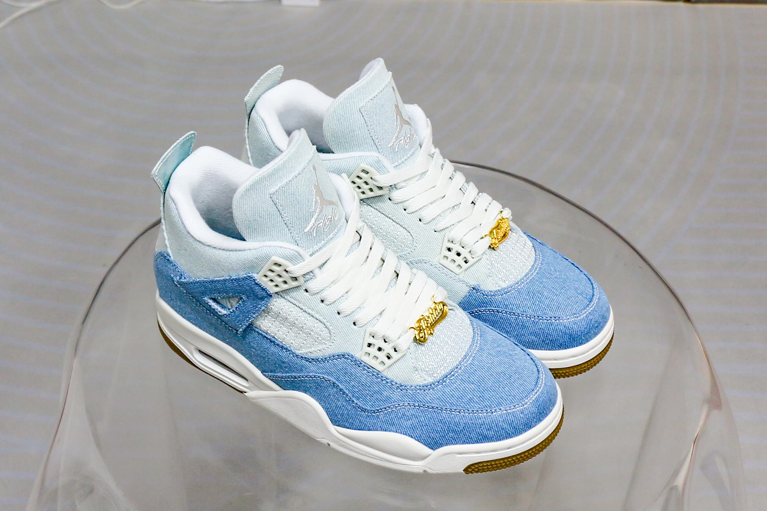 Air Jordan 4 “Denim” 2025