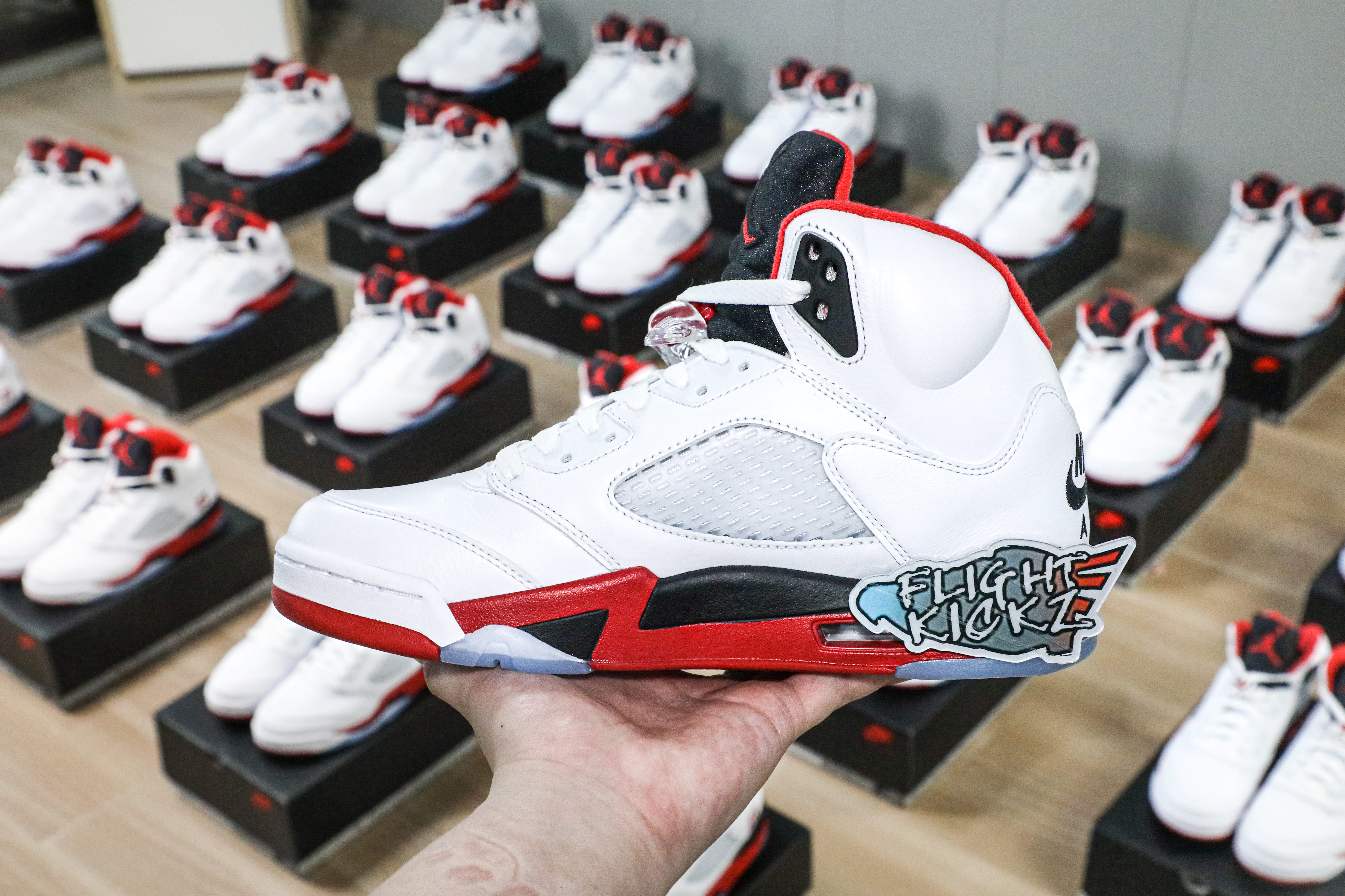 Air Jordan 5 Fire Red Black Tongue 2025 (Ln5 A1)