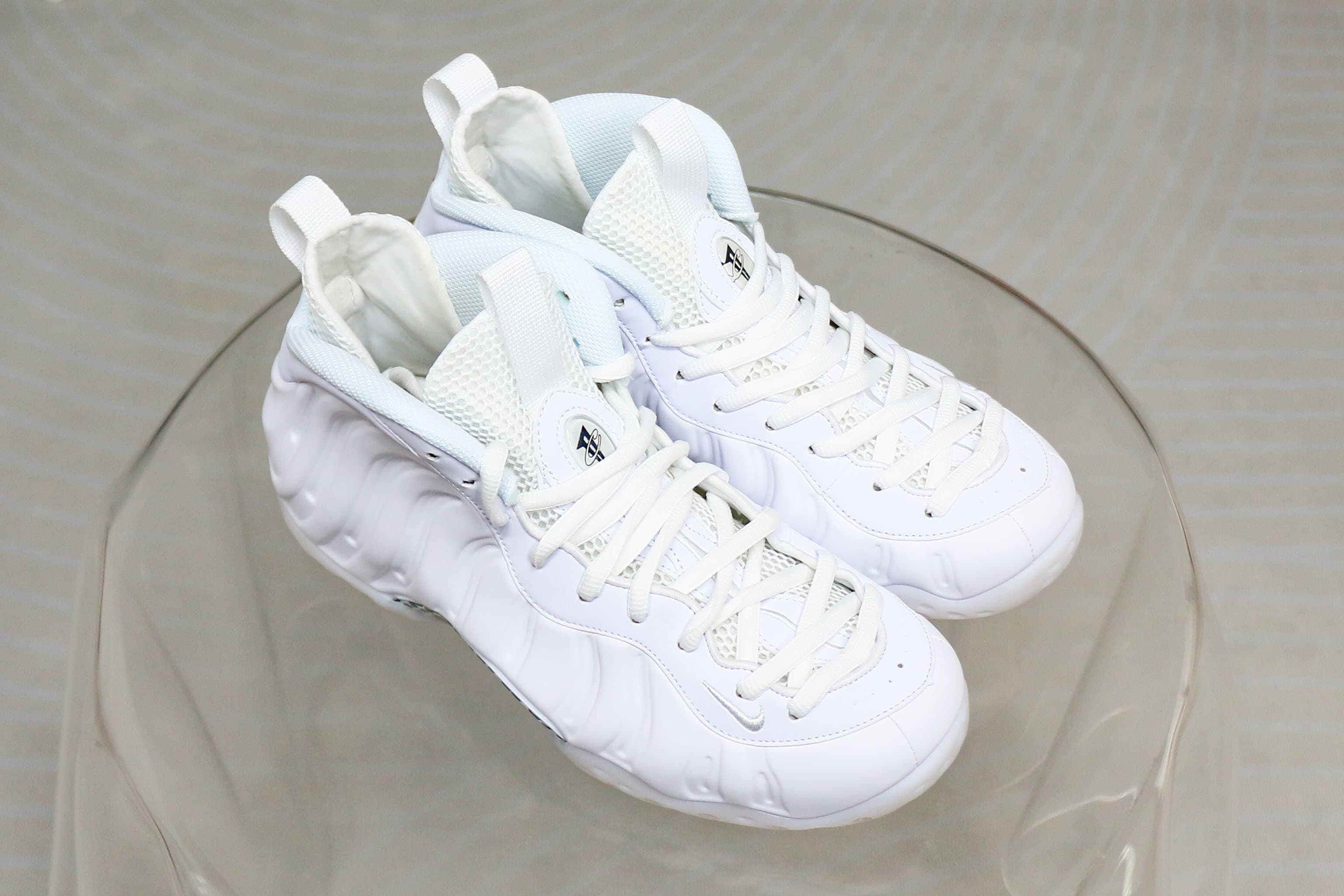 Nike Air Foamposite One Triple White