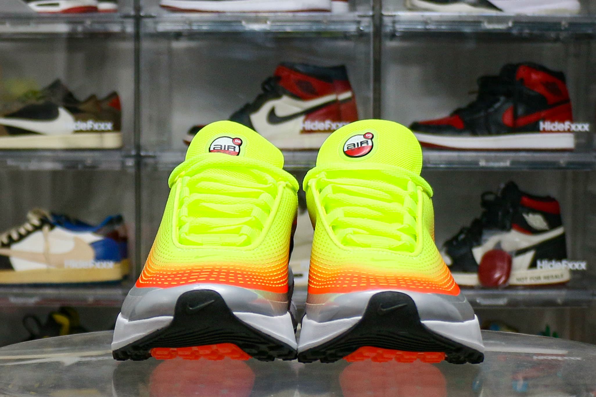 Air Max DN SE Cyber Bright Crimson